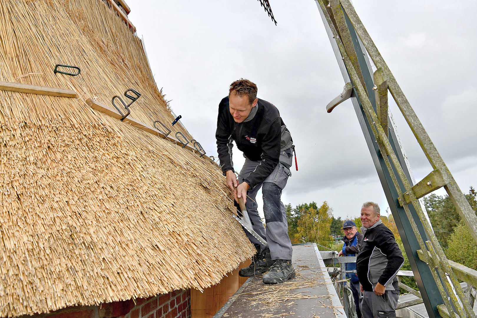 Neues Dach für Mühle Neermoor - Bild 1