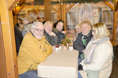 Leeraner Weihnachtsmarkt eröffnet - Bild 3