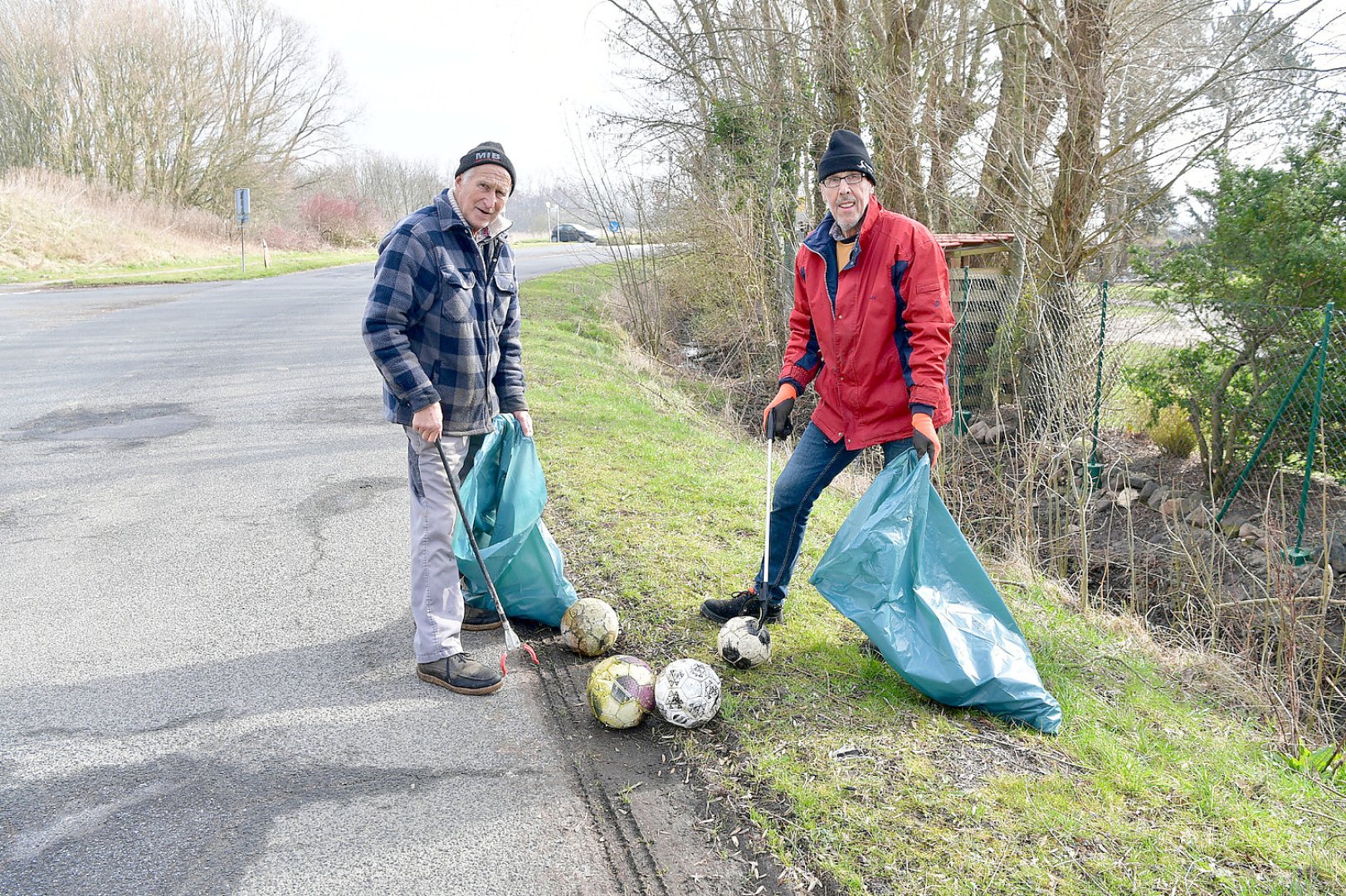 Müllsammeln in der Krummhörn - Bild 1