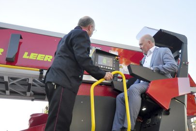 Neue Drehleiter für Leeraner Feuerwehr  - Bild 15