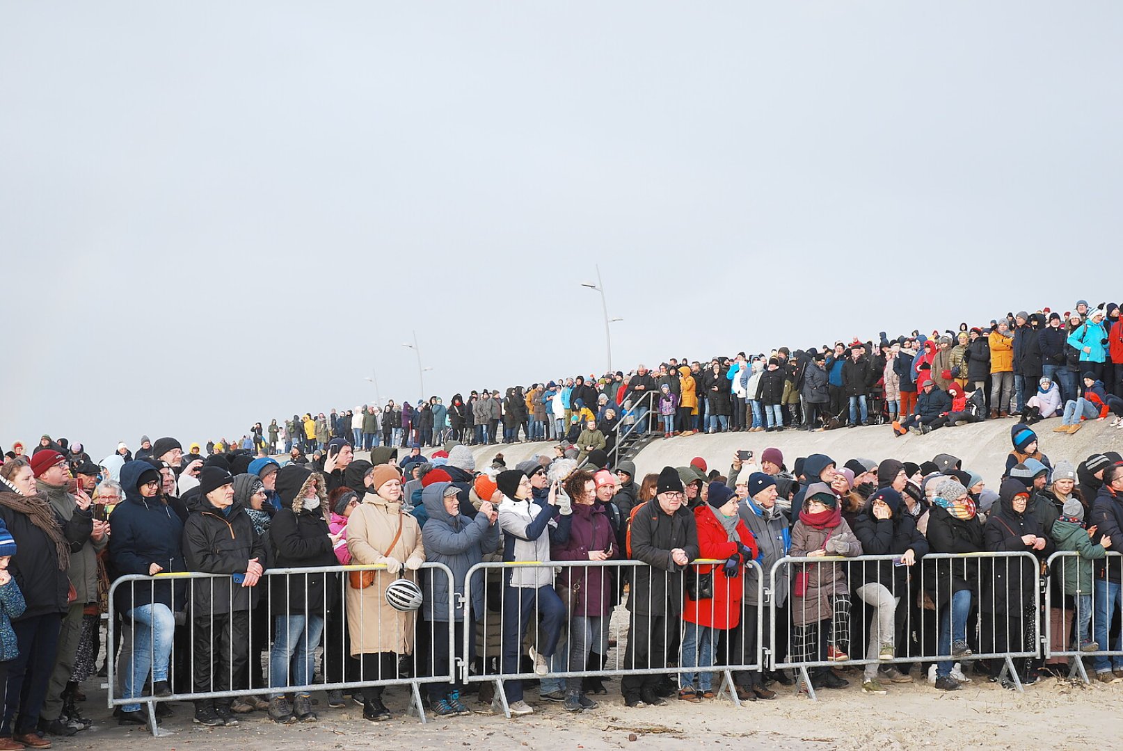 Neujahrsbaden 2024 auf Borkum - Bild 4