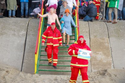 Neujahrsbaden 2024 auf Borkum - Bild 5