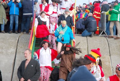 Neujahrsbaden 2024 auf Borkum - Bild 7