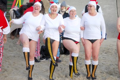 Neujahrsbaden 2024 auf Borkum - Bild 8