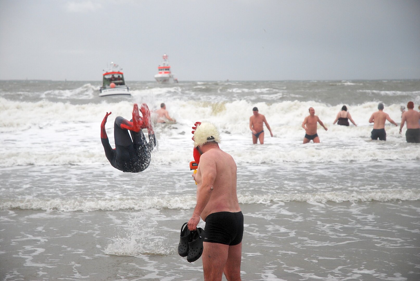 Neujahrsbaden 2024 auf Borkum - Bild 21