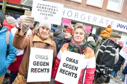 Hunderte setzen in Emden ein Zeichen gegen Rechtsextremismus - Bild 8