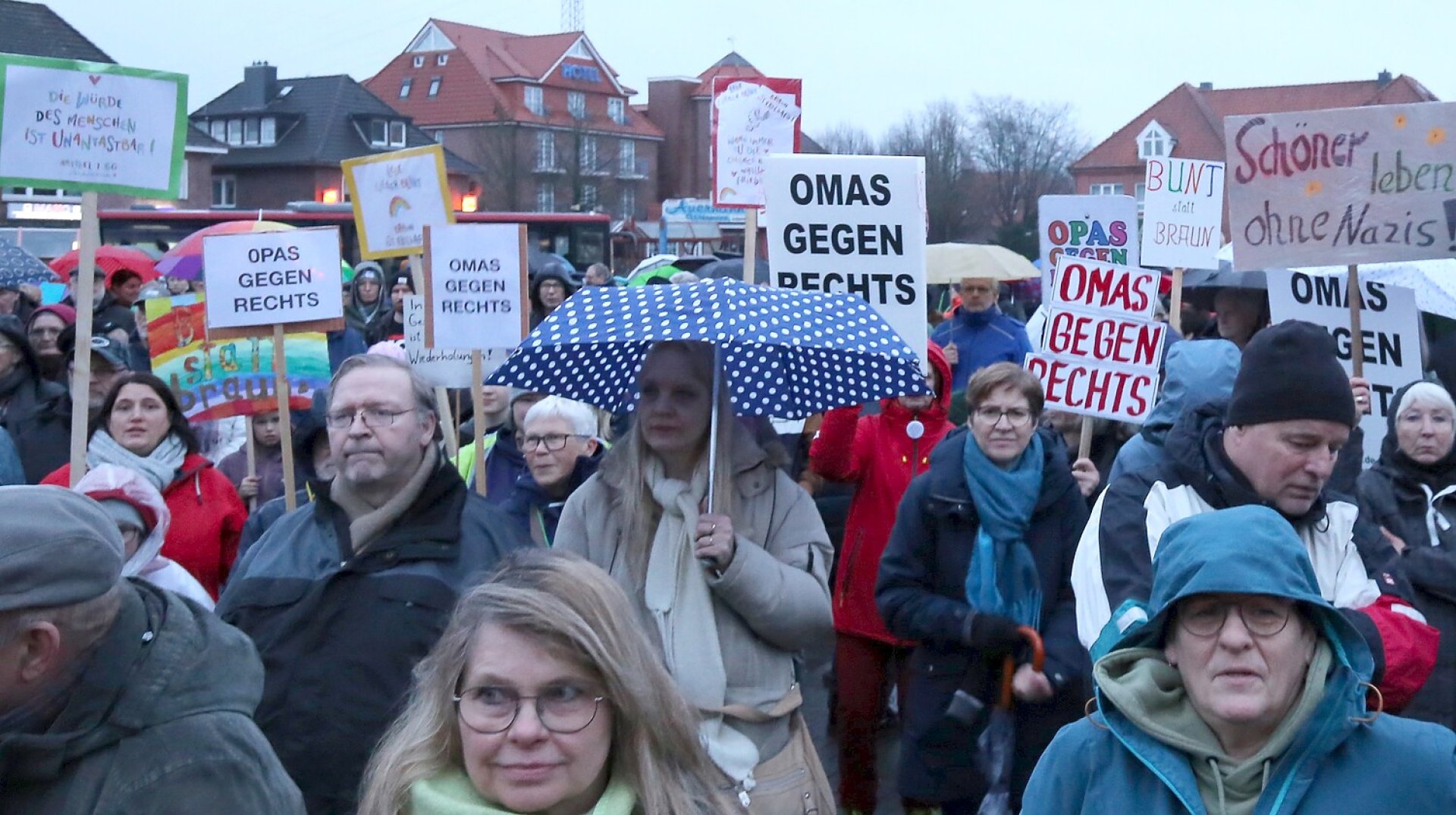 Mahnwache gegen rechts in Wiesmoor - Bild 1