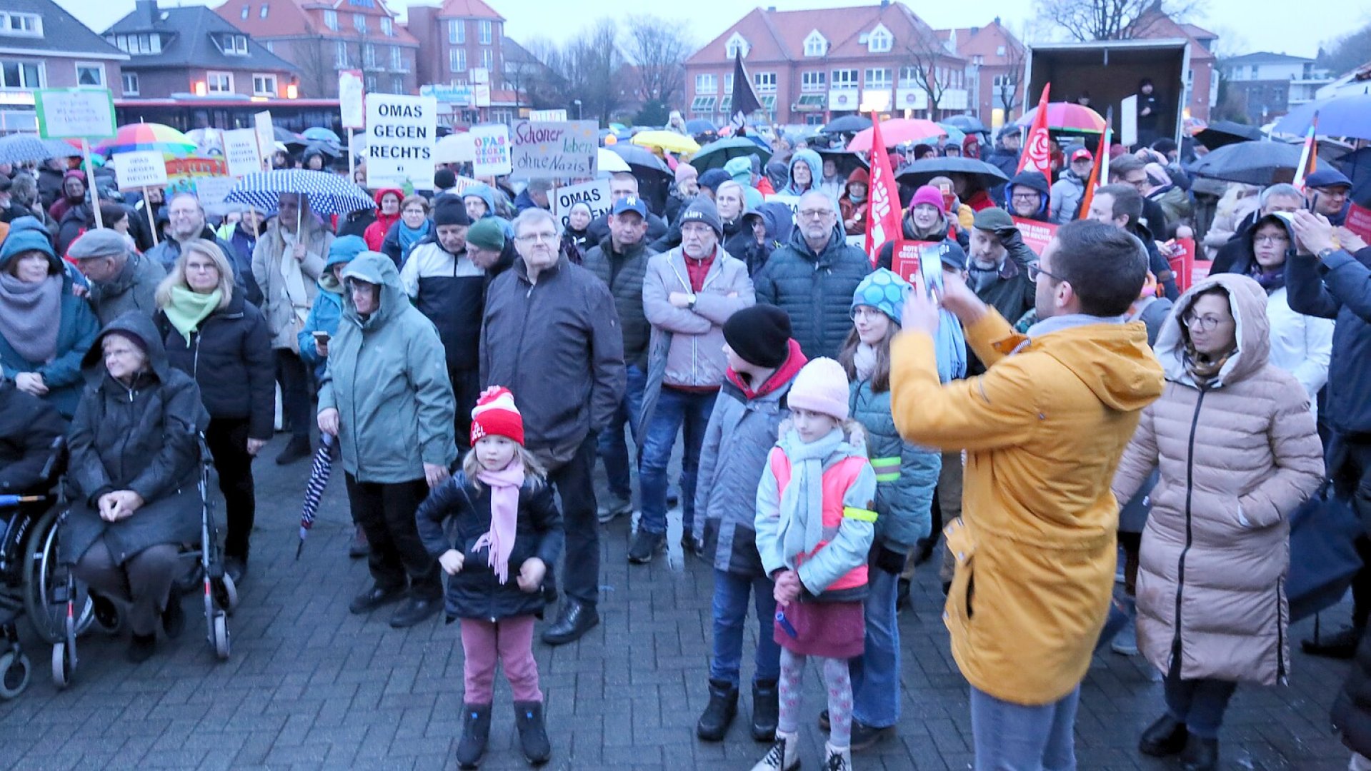 Mahnwache gegen rechts in Wiesmoor - Bild 6