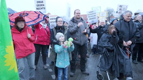Mahnwache gegen rechts in Wiesmoor - Bild 10
