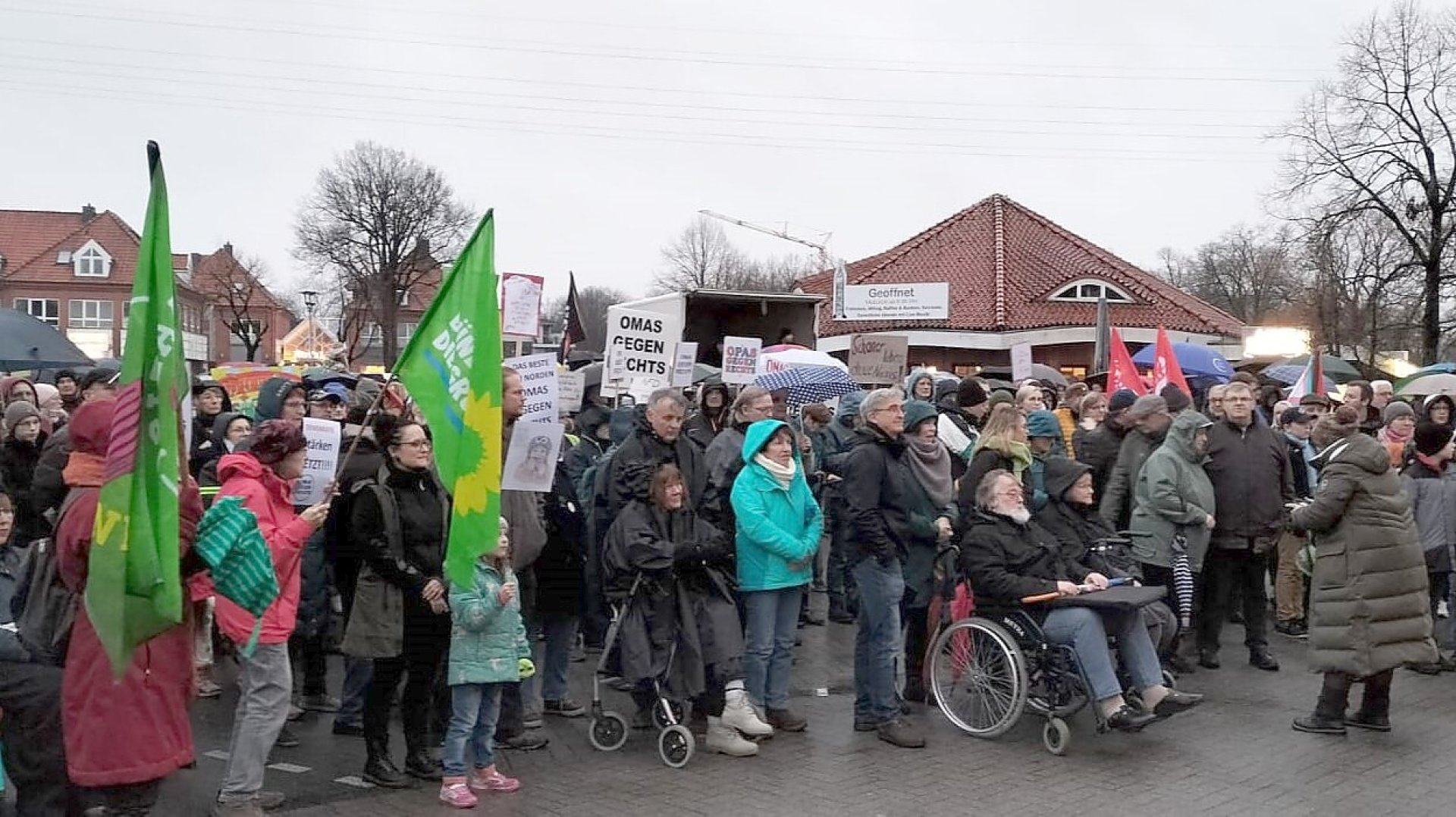 Mahnwache gegen rechts in Wiesmoor - Bild 13