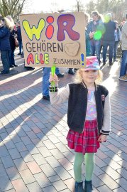 Hunderte demonstrieren in Remels für Demokratie - Bild 5
