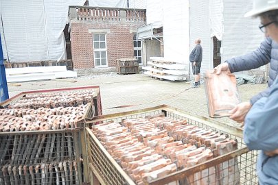 Wuchtige Stahlträger am Ubbo-Emmius-Gymnasium in Leer eingehängt - Bild 10