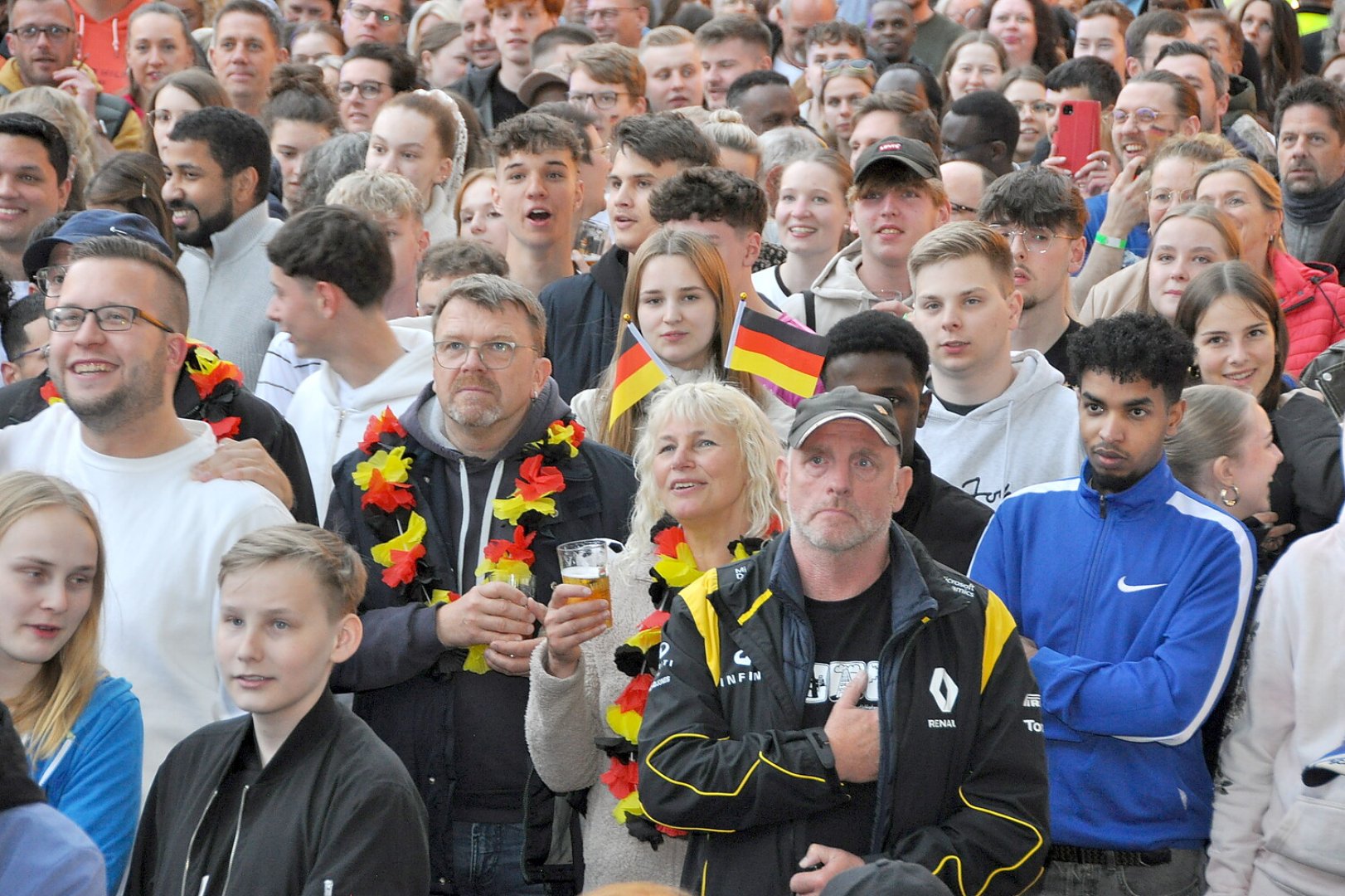 Die besten Bilder vom Public Viewing in Ostfriesland - Bild 2