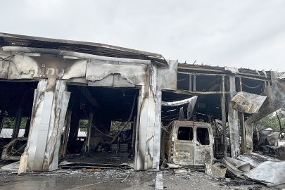 Großbrand im Autohaus Rolf in Wiesmoor - Bild 2