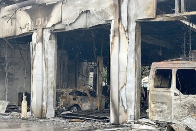 Großbrand im Autohaus Rolf in Wiesmoor - Bild 4