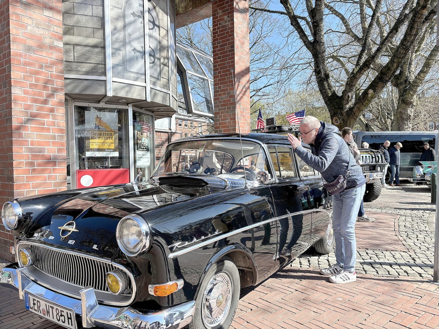 Die schönsten Schmuckstücke beim Oldtimer-Treff in Emden - Bild 1