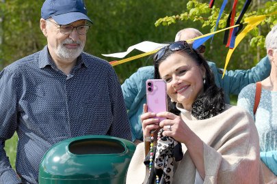 Längste Sitzbank in Jheringsfehn eingeweiht - Bild 4