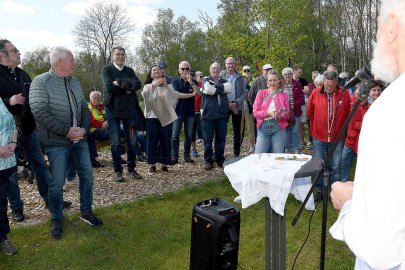 Längste Sitzbank in Jheringsfehn eingeweiht - Bild 11