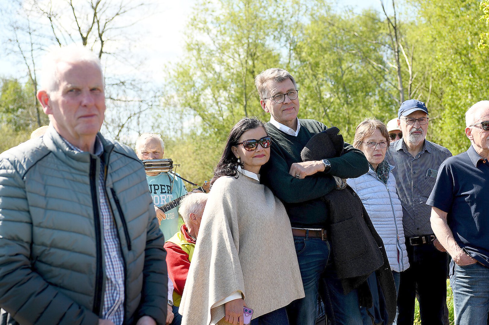 Längste Sitzbank in Jheringsfehn eingeweiht - Bild 15