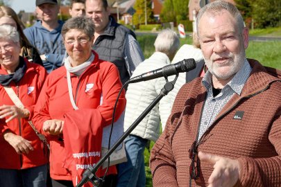 Längste Sitzbank in Jheringsfehn eingeweiht - Bild 18