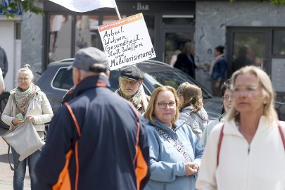 Rund 250 Teilnehmer bei Demo in Emden - Bild 5