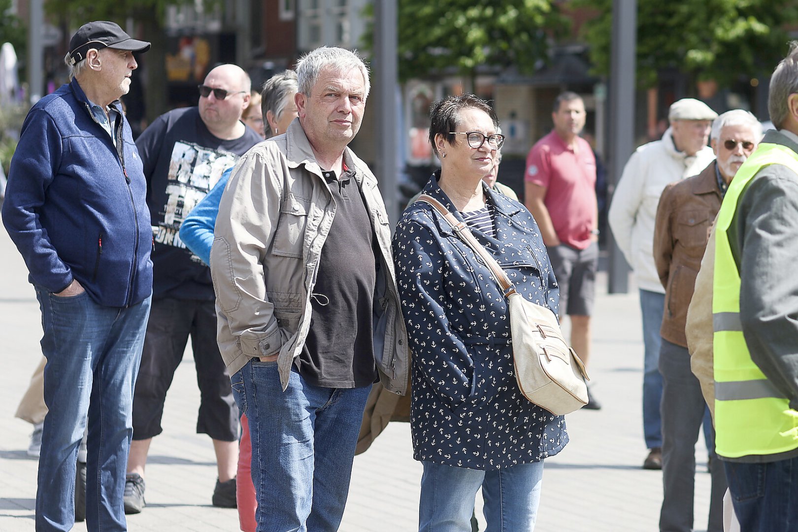 Rund 250 Teilnehmer bei Demo in Emden - Bild 7