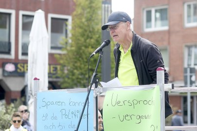Rund 250 Teilnehmer bei Demo in Emden - Bild 29