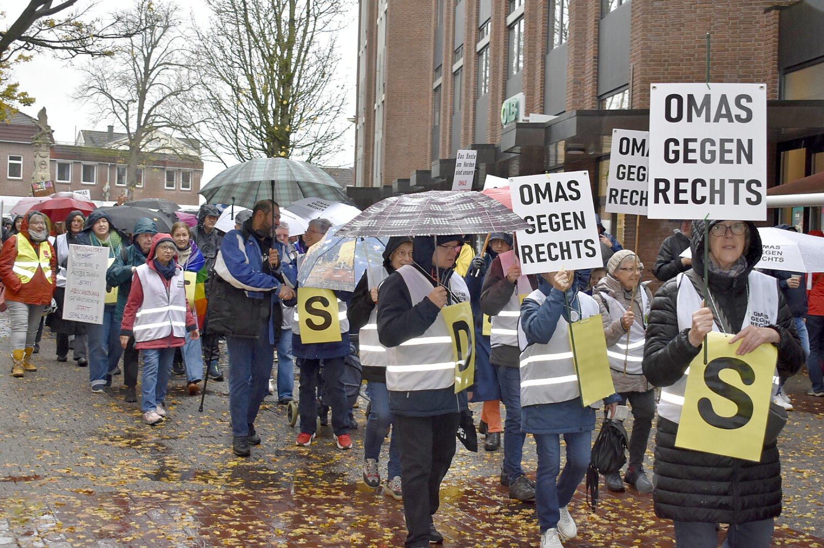 "Stadtbild"-Demo in Leer - Bild 18