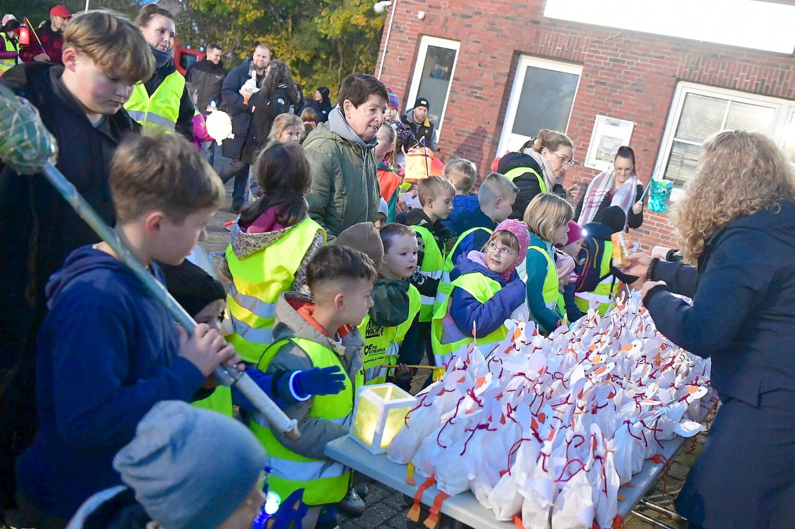Großer Laternenumzug in Loquard - Bild 1