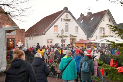 Der Weihnachtsmann kam mit Kutter nach Greetsiel - Bild 4