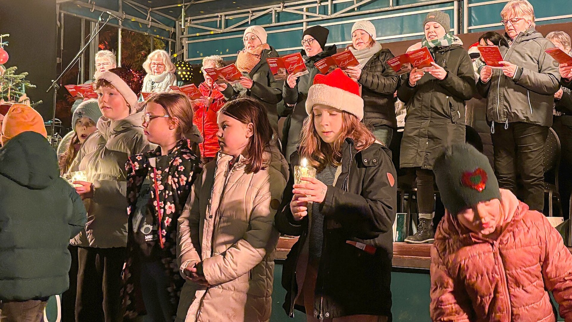 Bildergalerie vom Weihnachtssingen - Bild 6