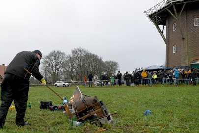 Karbidschießen in Holtland - Bild 2