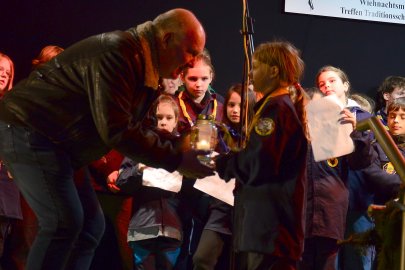 Friedenslicht übergeben - Bild 3