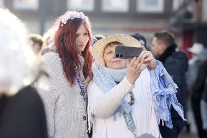 Bildergalerie Pappnasenball - Bild 12