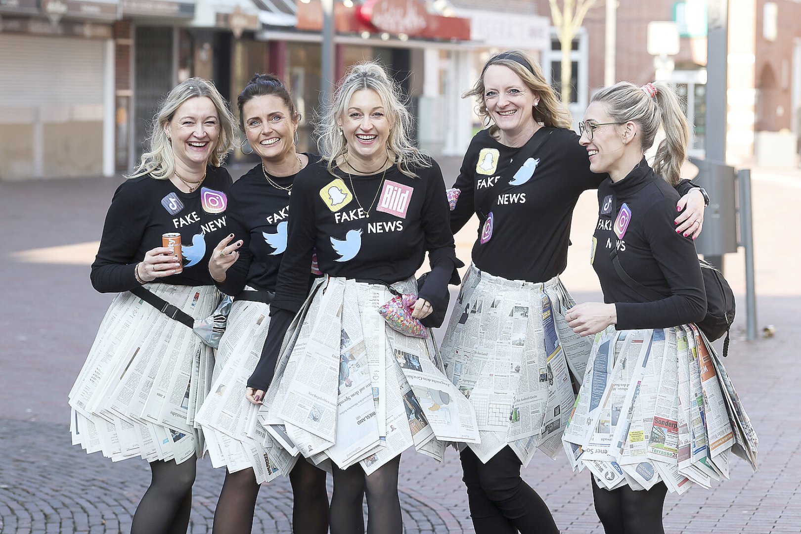 Bildergalerie Pappnasenball - Bild 16