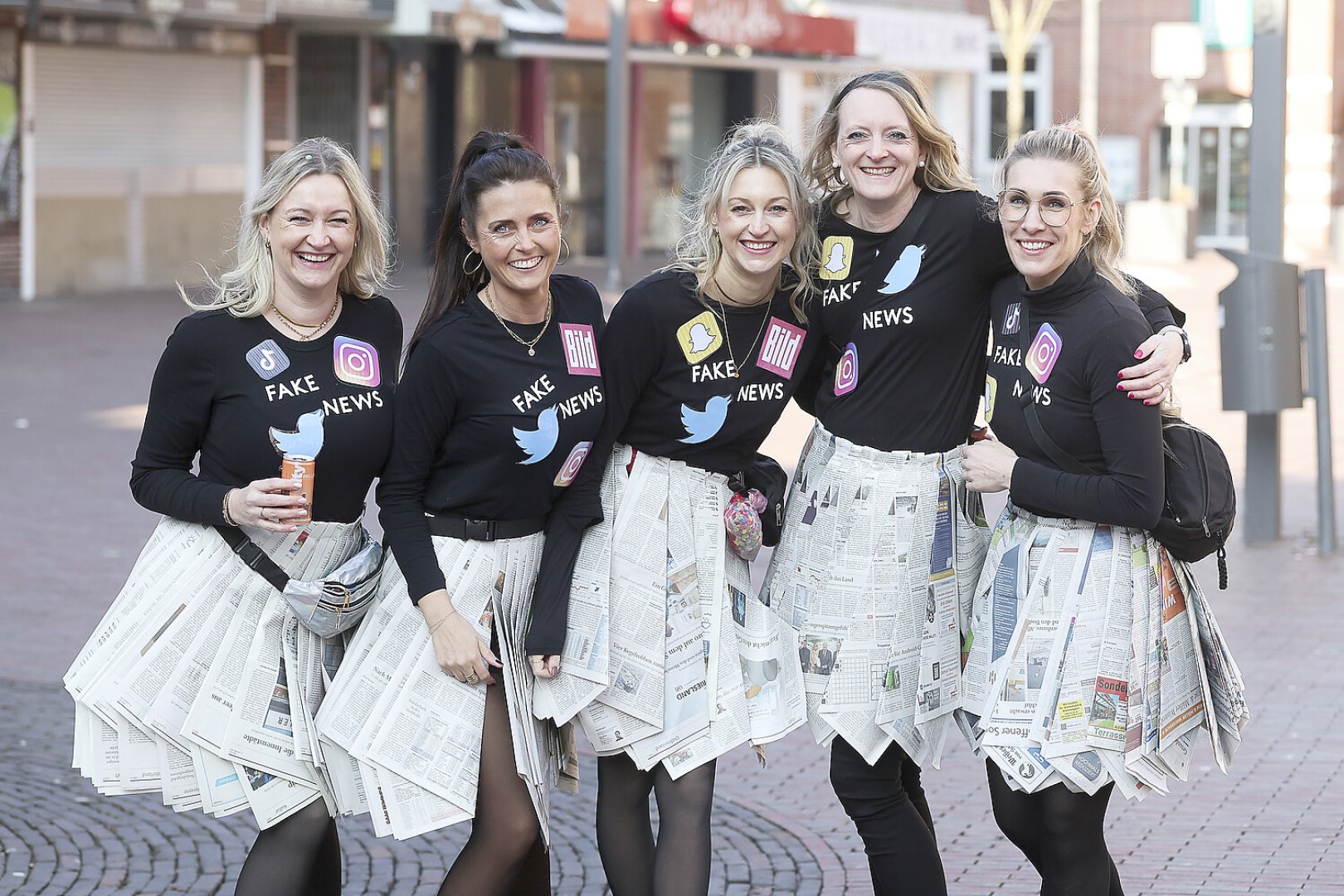 Bildergalerie Pappnasenball - Bild 17