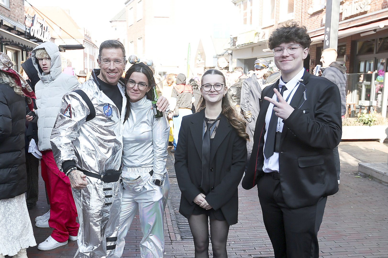 Bildergalerie Pappnasenball - Bild 22