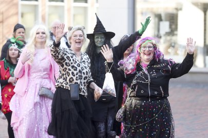 Bildergalerie Pappnasenball - Bild 27