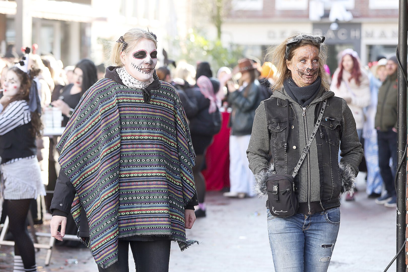 Bildergalerie Pappnasenball - Bild 45