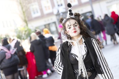 Bildergalerie Pappnasenball - Bild 46