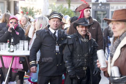 Bildergalerie Pappnasenball - Bild 64