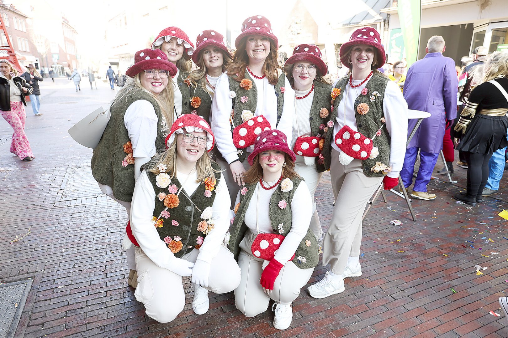 Bildergalerie Pappnasenball - Bild 72