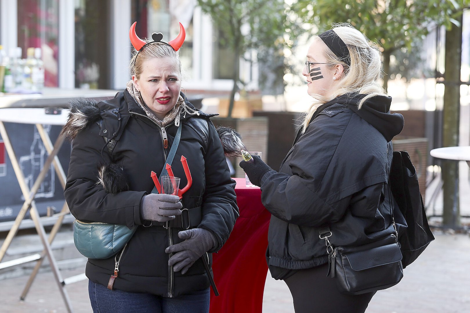 Bildergalerie Pappnasenball - Bild 93