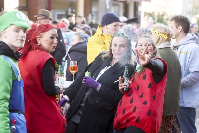 Bildergalerie Pappnasenball - Bild 101