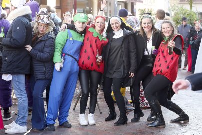 Bildergalerie Pappnasenball - Bild 102