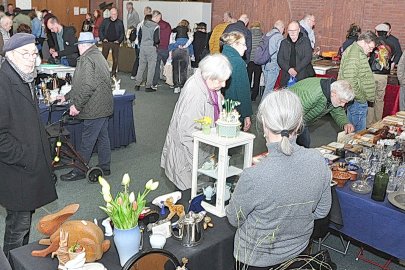 Antikmarkt in Leer lockt Besucher an - Bild 3