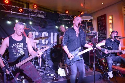 Partymusik in proppevollen Kneipen - Bild 3