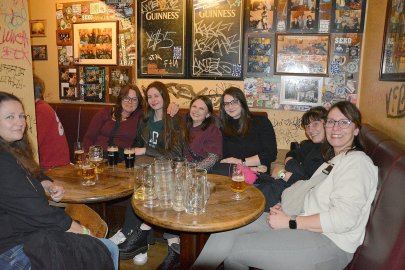 Partymusik in proppevollen Kneipen - Bild 7