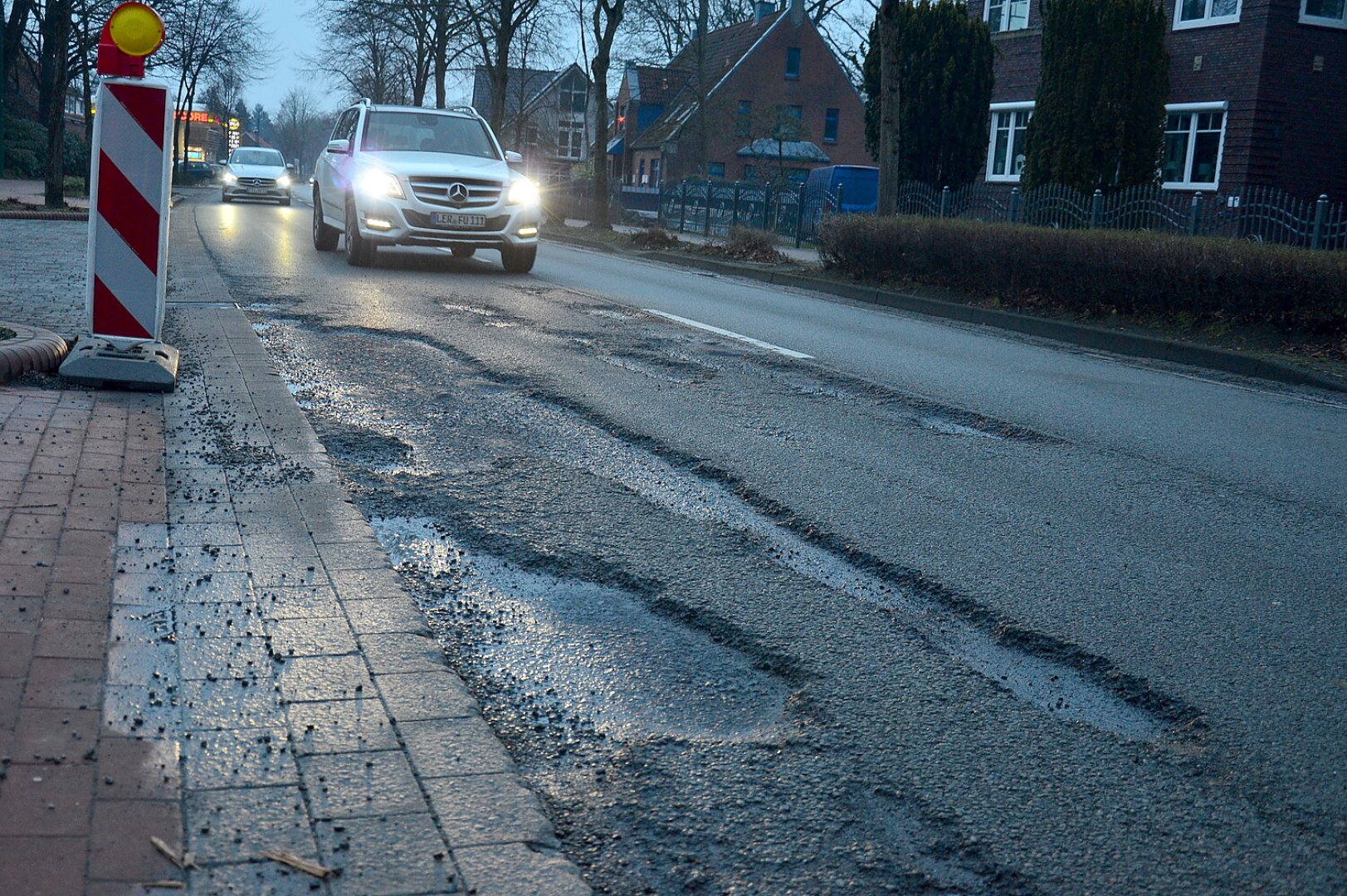 Vorher: Sanierung der Ostertorstraße in Remels - Bild 1