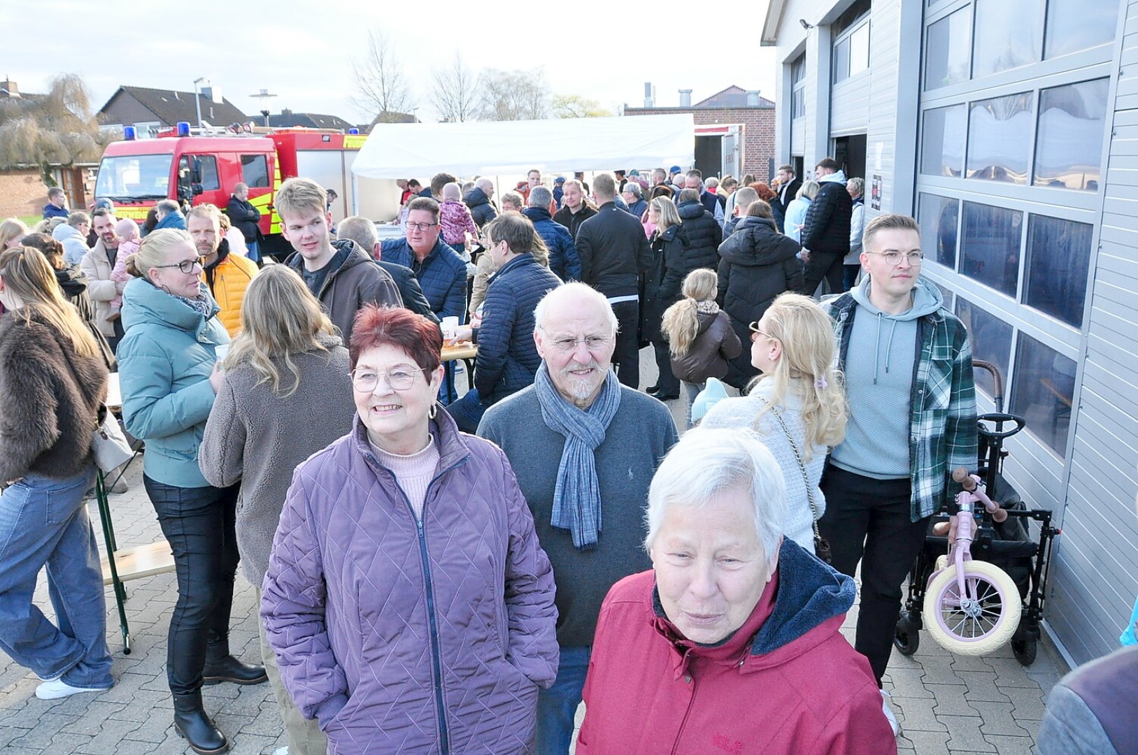 Osterfeier in Bingum - Bild 1